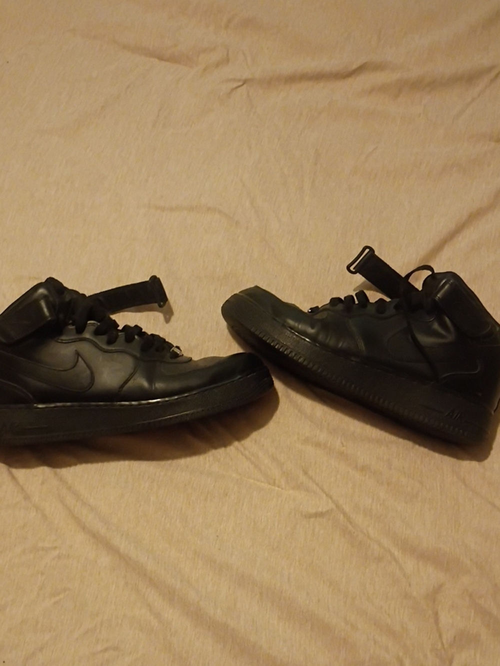 Nike Men’s Black High-Top Sneakers with Strap